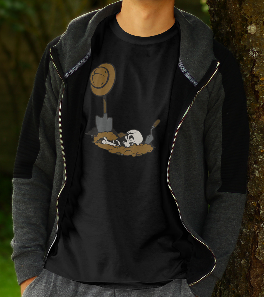 Funny Skull Archaeology Digging Scene T-Shirt