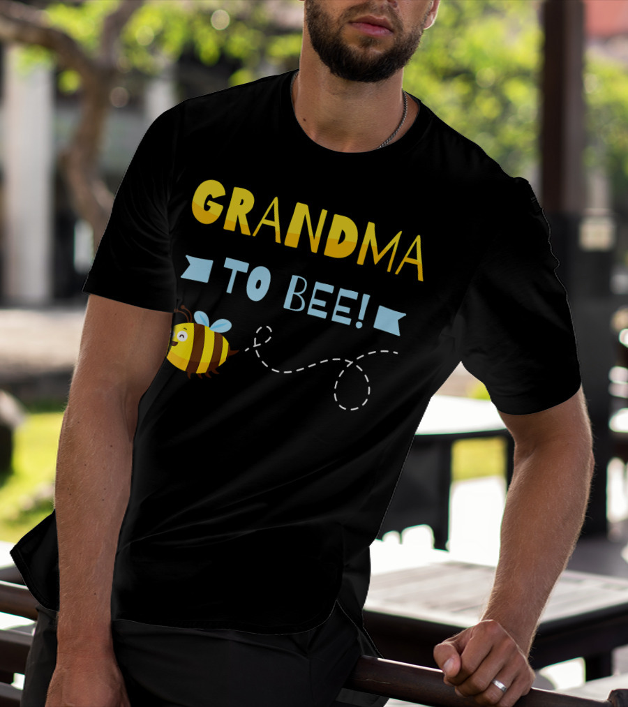 GRANDMA TO BEE Pregnancy Announcement With Bumblebee T-Shirt