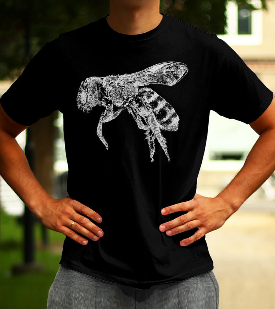 Great Distressed Cute Bee Sketch T-Shirt