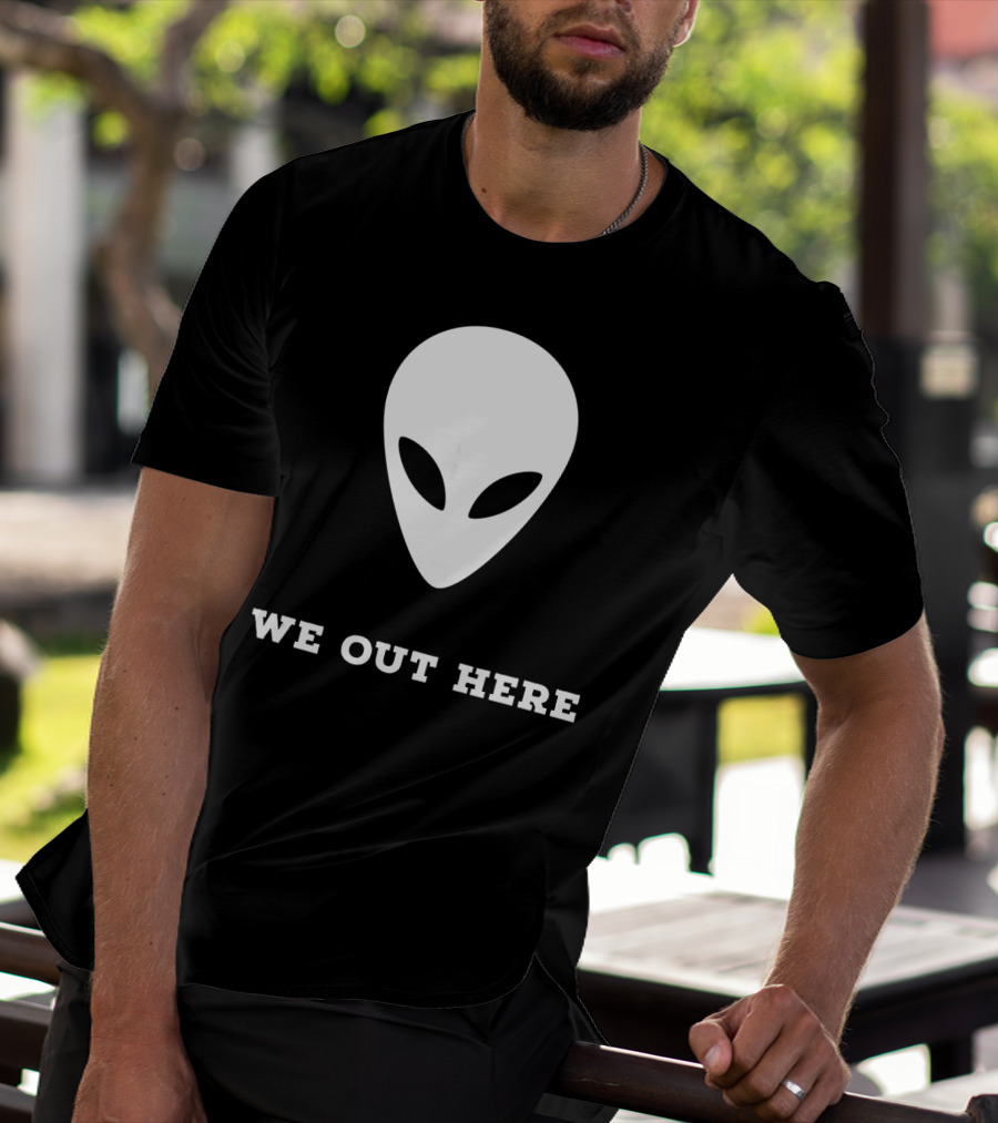 Alien We Out Here Area 51 Fun Extraterrestrial Iconic Head T-Shirt