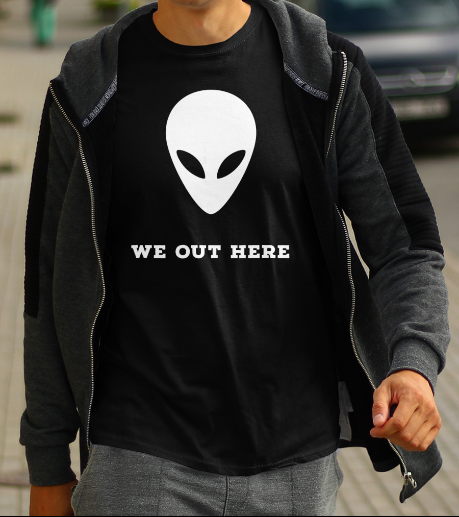 Alien We Out Here Area 51 Fun Extraterrestrial Iconic Head T-Shirt