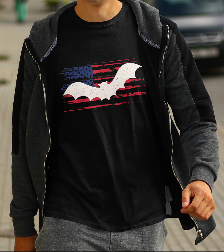 Bat Silhouette With US American Flag Background T-Shirt