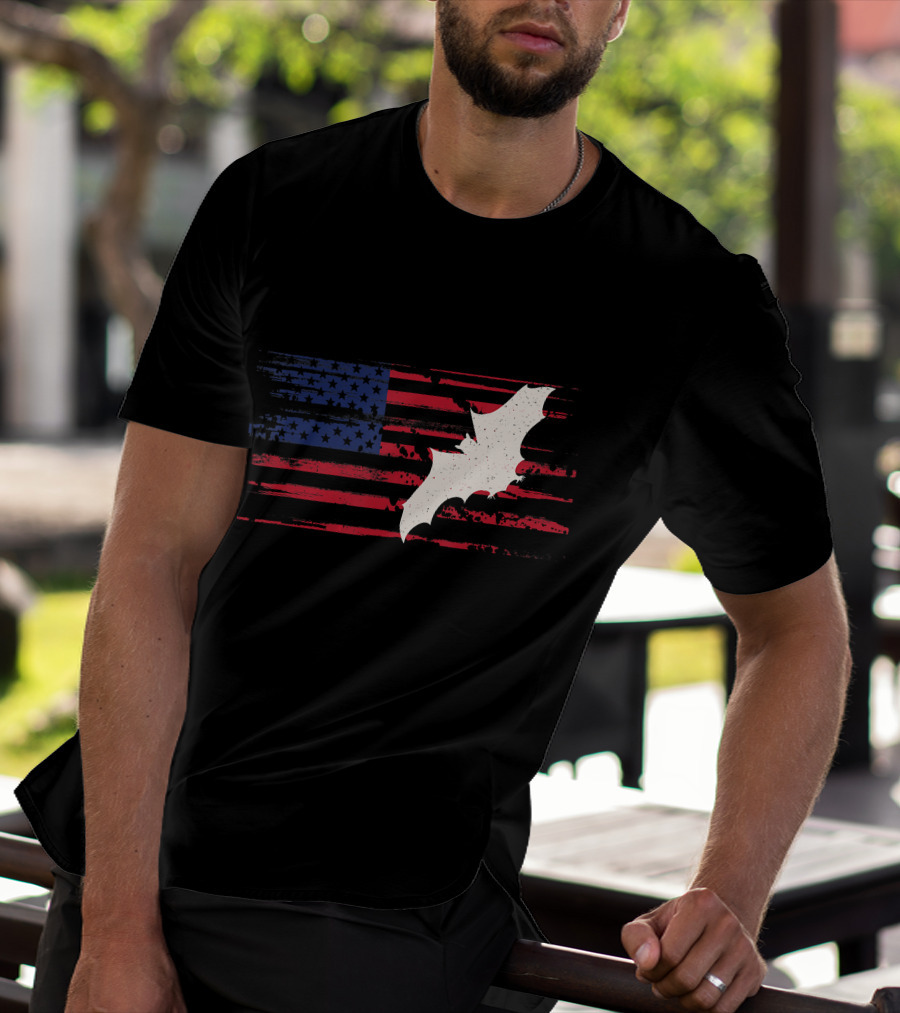 US American Flag Bat Silhouette Patriotic Flying Animal T-Shirt