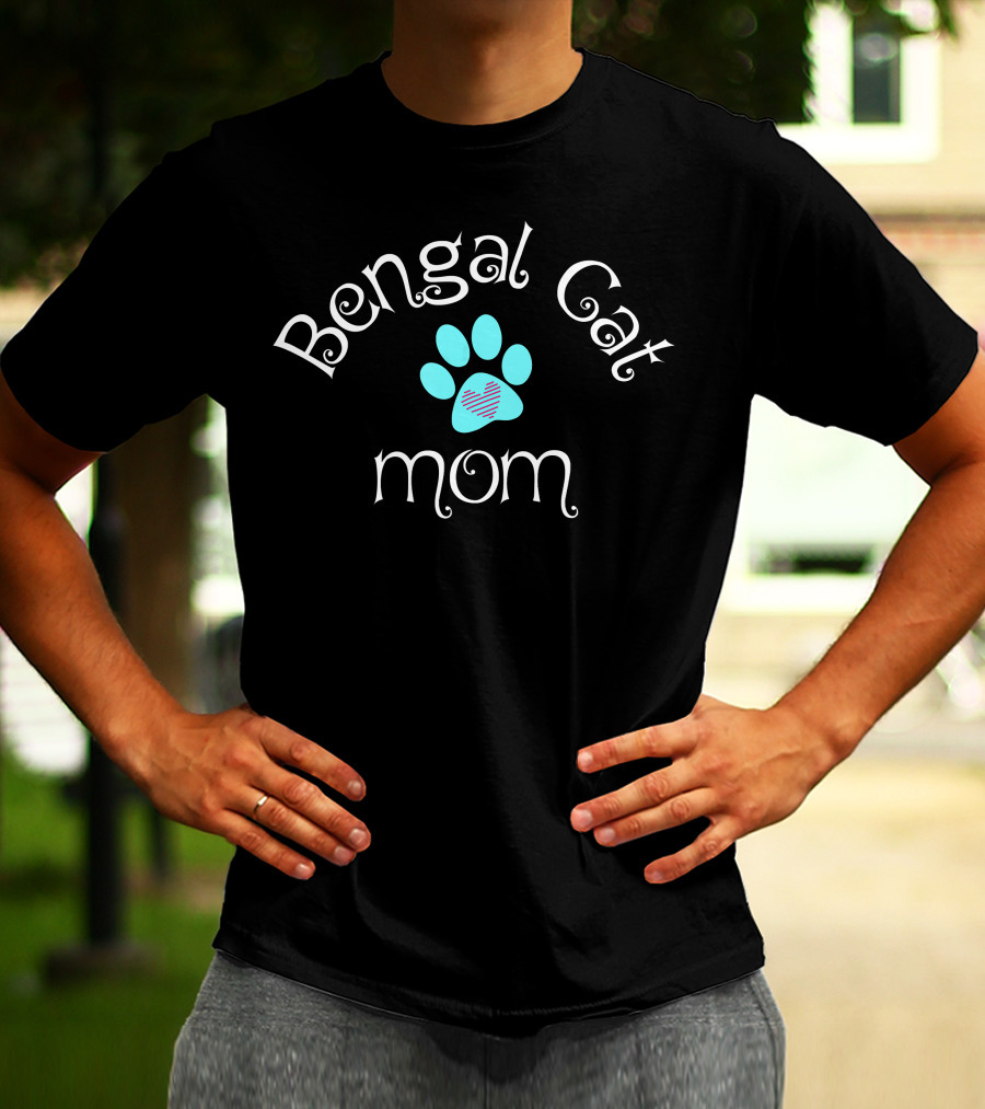 Bengal Cat Mom Heart Paw Prints T-Shirt