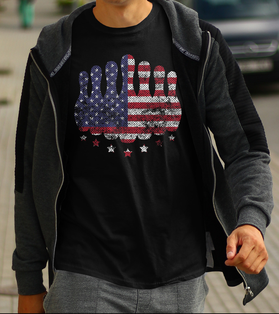 Vintage Patriotic USA Flag Bowling Pins Stars T-Shirt