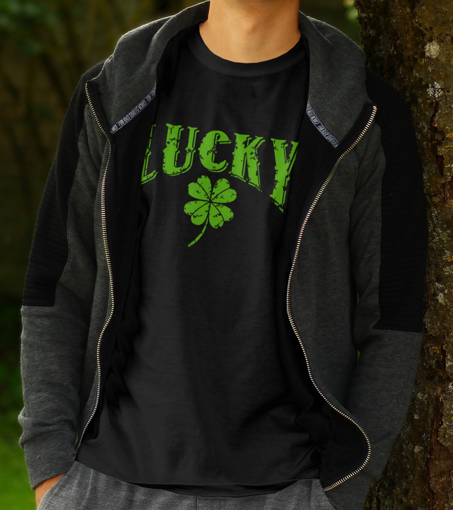 Vintage Lucky Four Leaf Clover Lucky St Paddy's Day T-Shirt