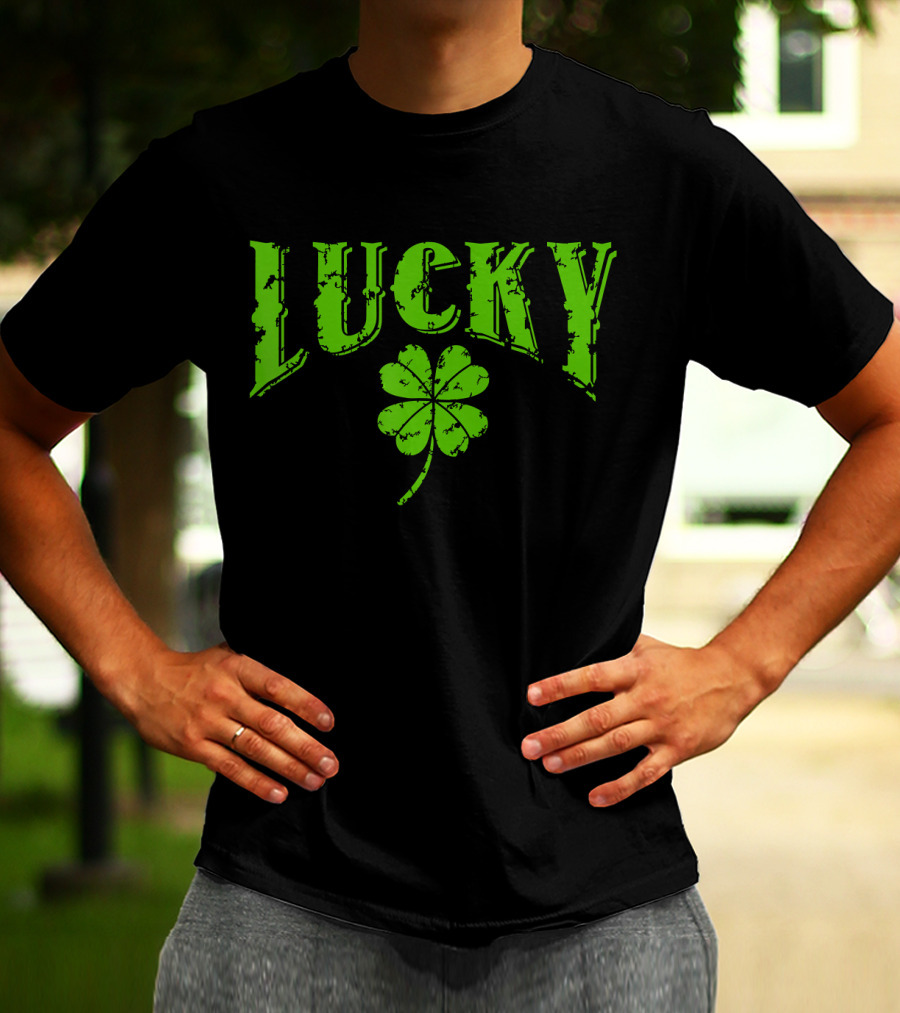 Vintage Lucky Four Leaf Clover Lucky St Paddy's Day T-Shirt
