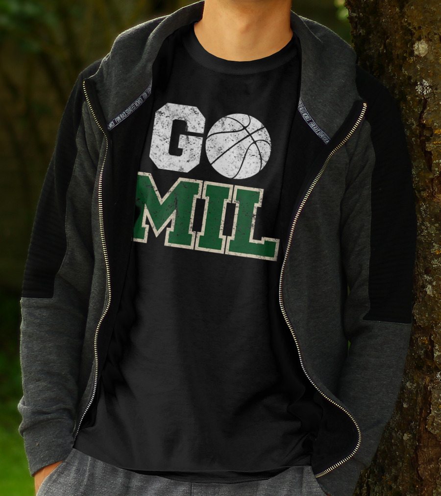 Go MIL Milwaukee Wisconsin City Basketball Vintage T-Shirt