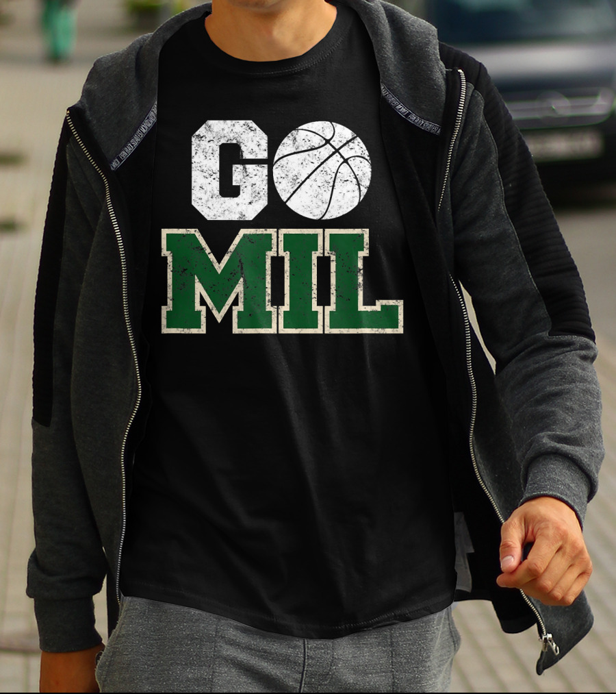 Go MIL Milwaukee Wisconsin City Basketball Vintage T-Shirt