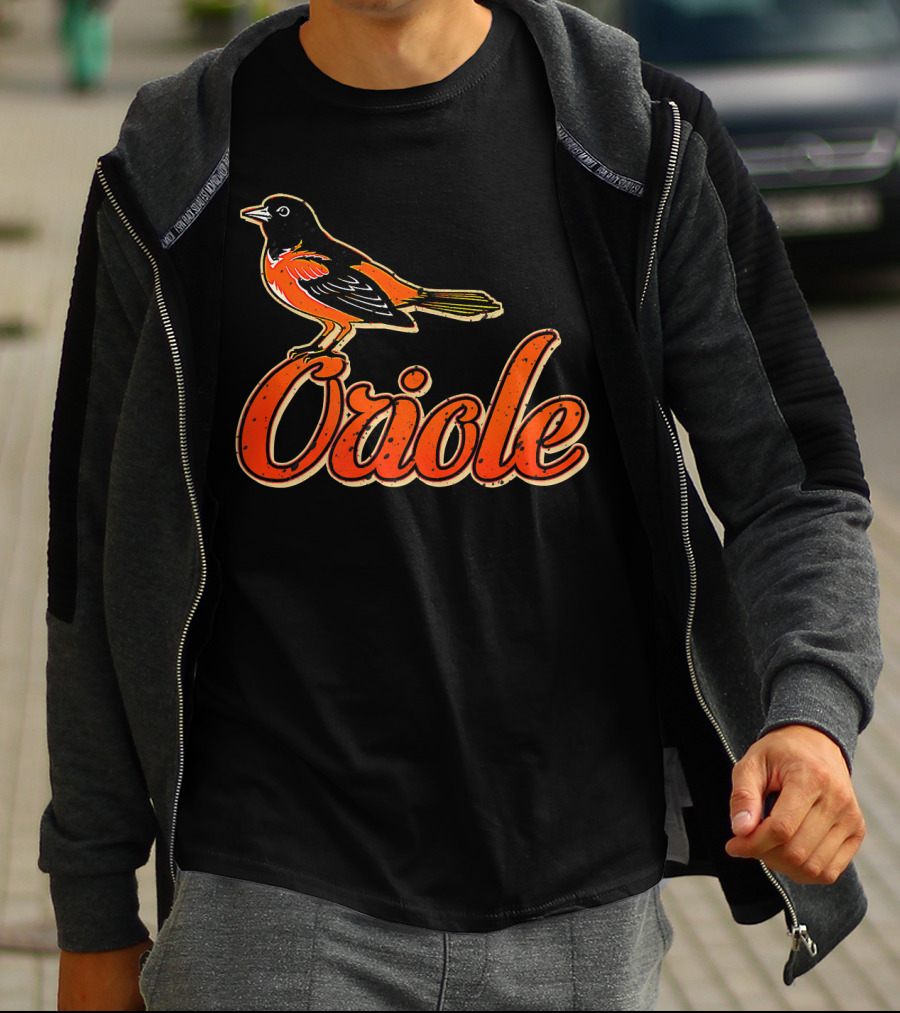 Vintage Oriole Bird Script Text Amazing Bird T-Shirt