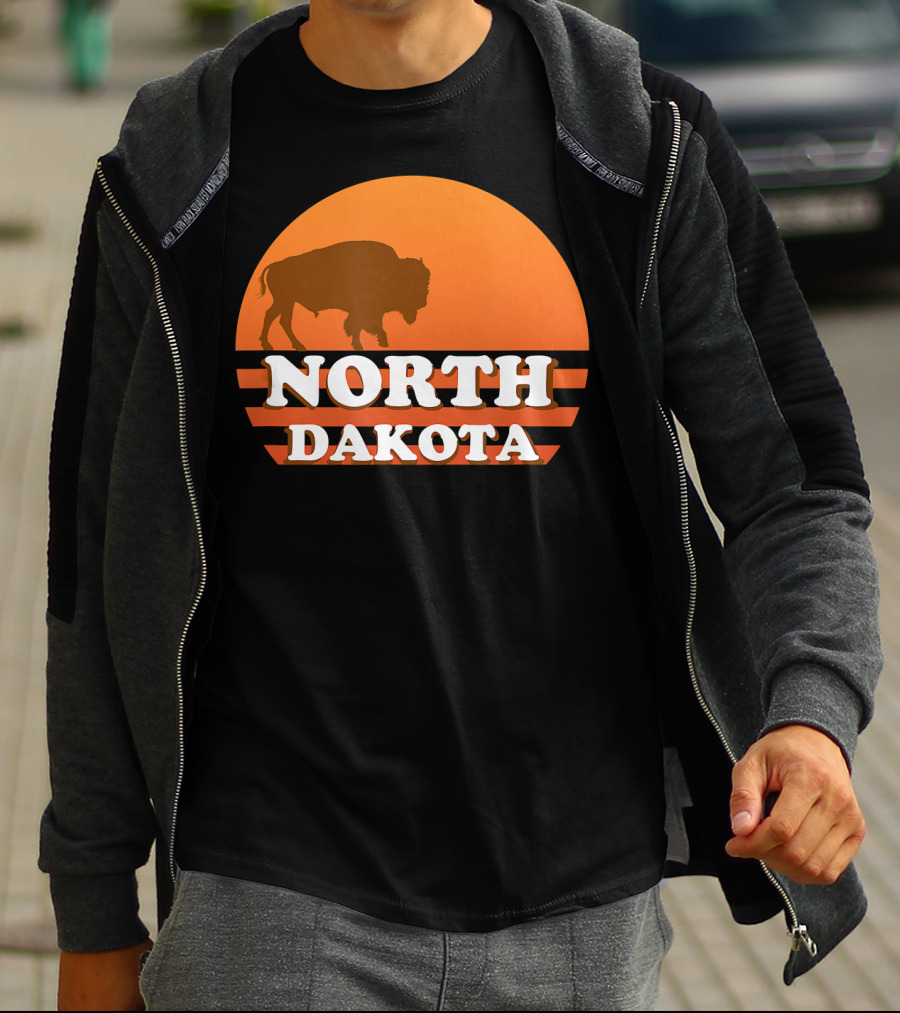 Vintage Sunset North Dakota 70s 80s Retro Buffalo T-Shirt