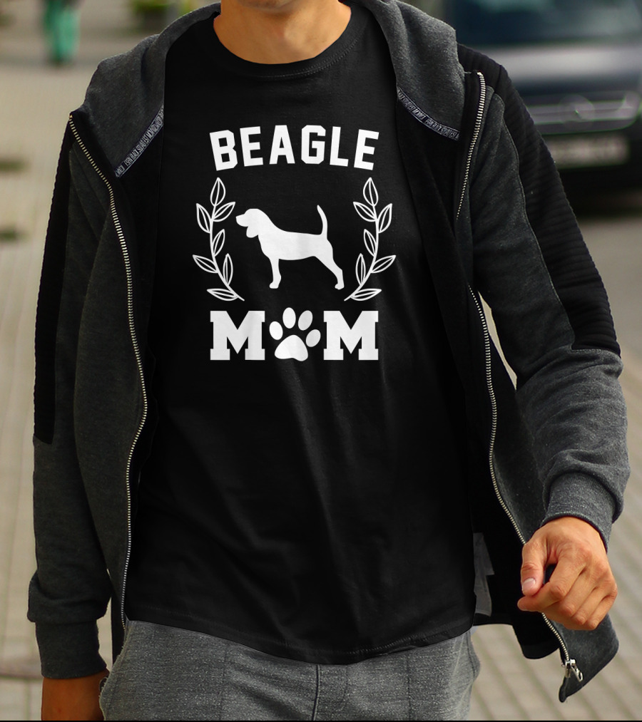 Beagle Mom Funny Beagle Dog Owner Paw Laurel T-Shirt