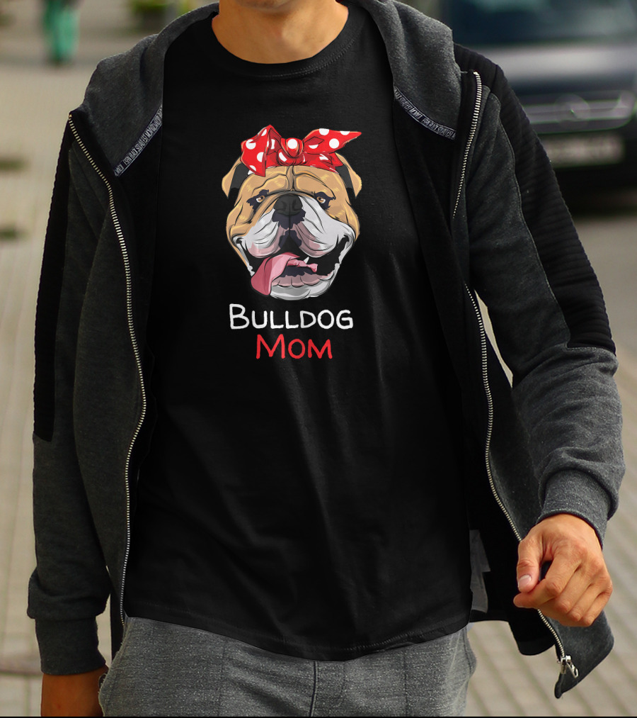 Bulldog Mom Funny English Bulldog With Red Polka Dot Bow T-Shirt