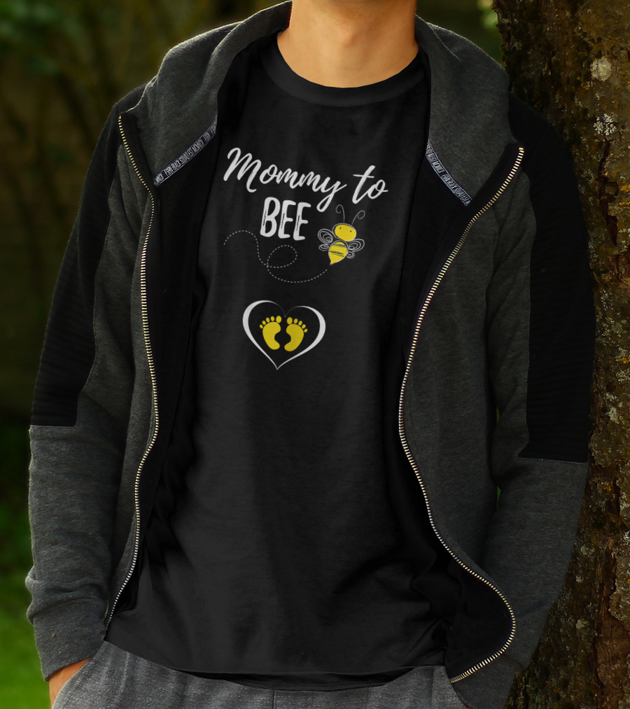 Mommy To Bee Cute Pregnant Baby Footprints Heart T-Shirt