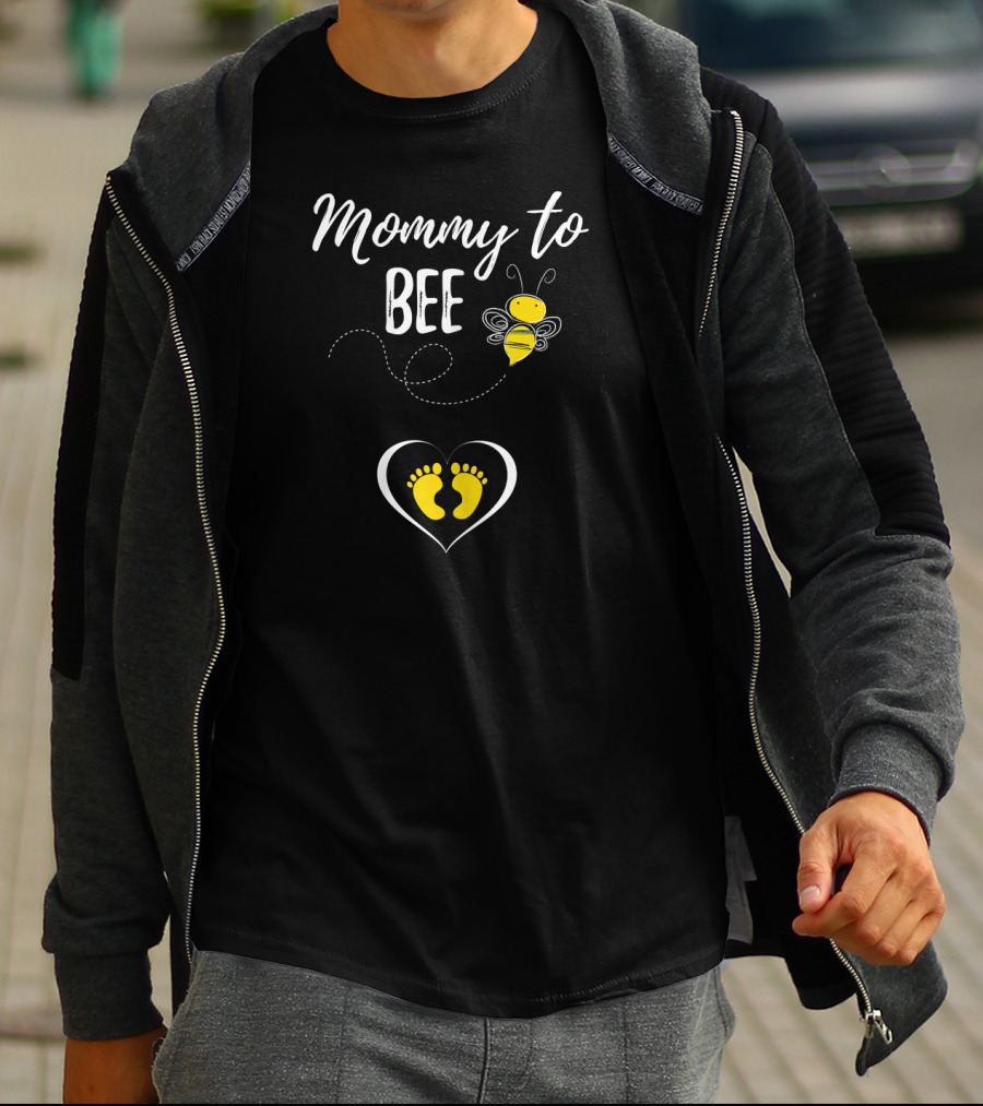 Mommy To Bee Cute Pregnant Baby Footprints Heart T-Shirt