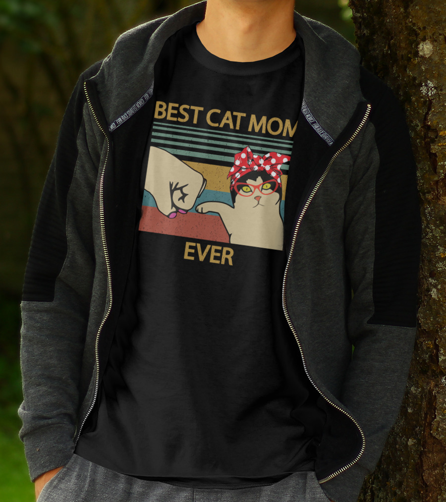 Best Cat Mom Ever Fist Bump Cat With Red Bandana And Glasses T-Shirt