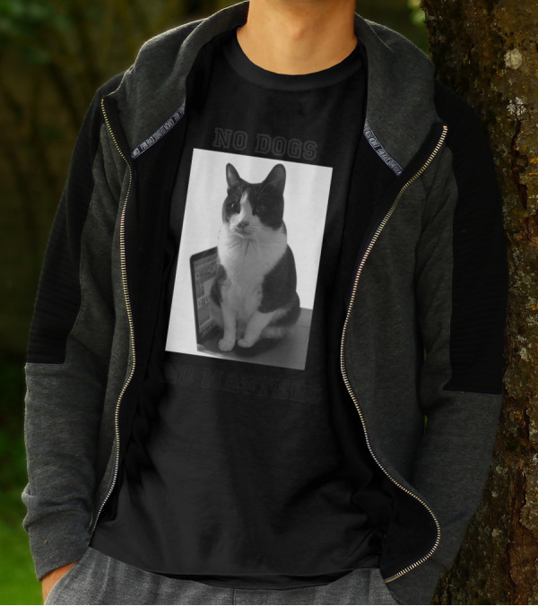 No Dogs No Masters Cat On Laptop T-Shirt