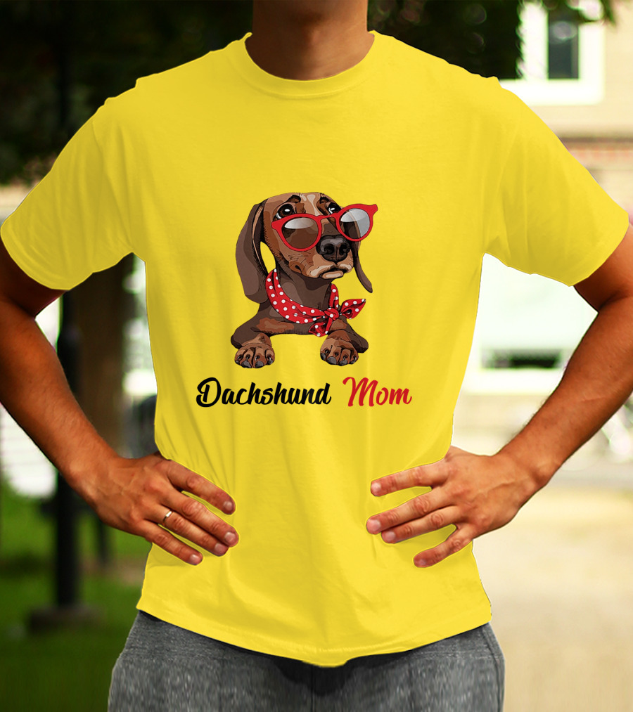 Dachshund Mom Red Glasses And Polka Dot Scarf T-Shirt