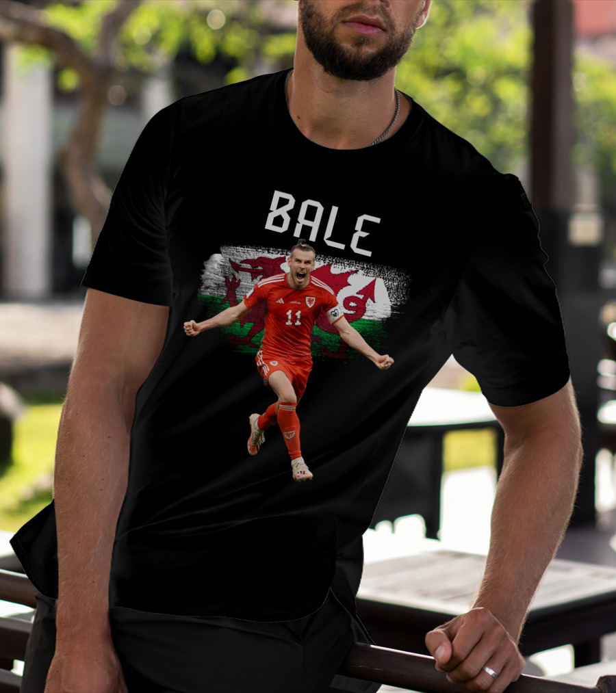 Gareth Bale Wales Number 11 Red Jersey Dragon T-Shirt