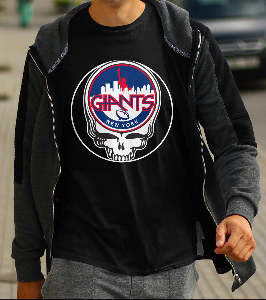 New York Giants GD Skull Logo Statue Of Liberty Skyline Football T-Shirt