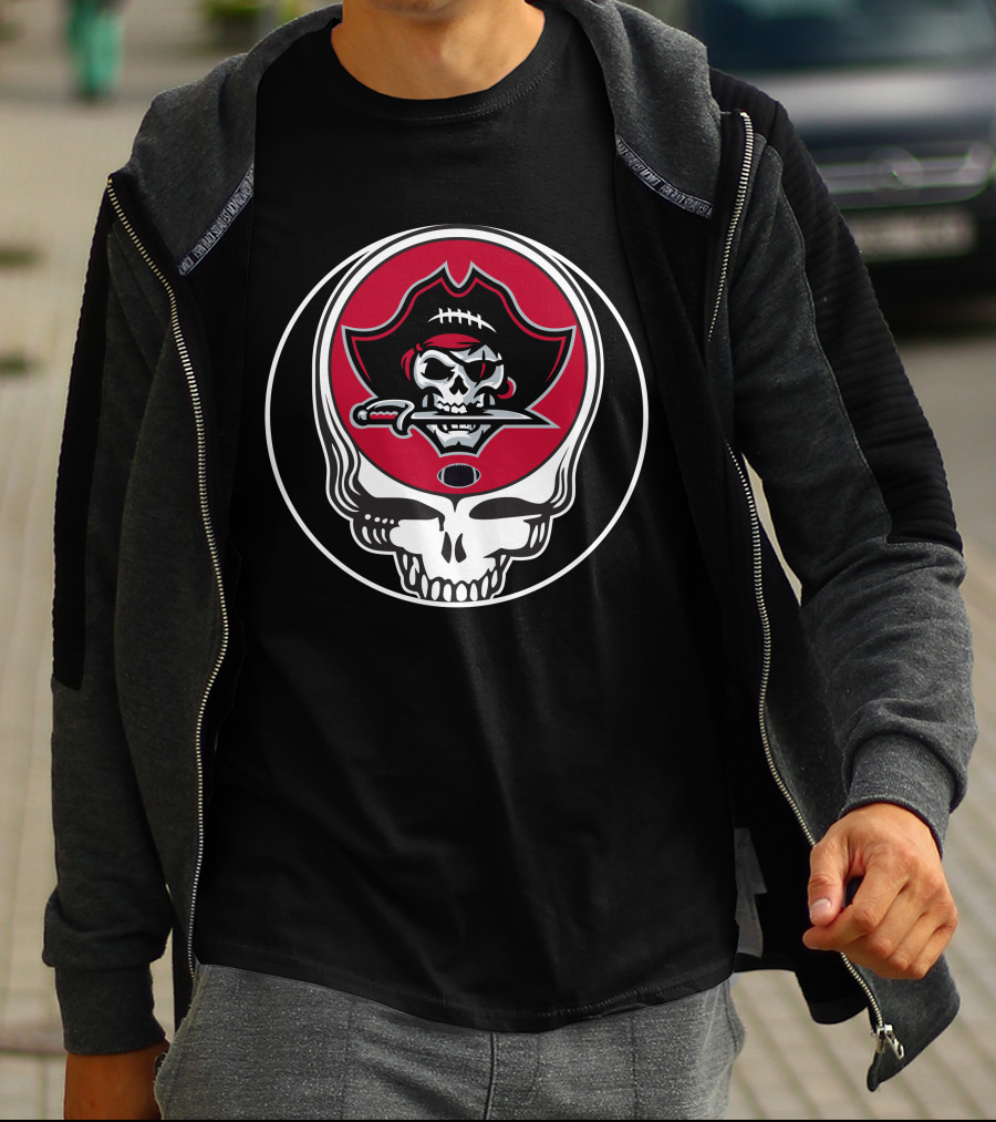 Tampa Bay Buccaneers Skull Logo With Football And Sword T-Shirt