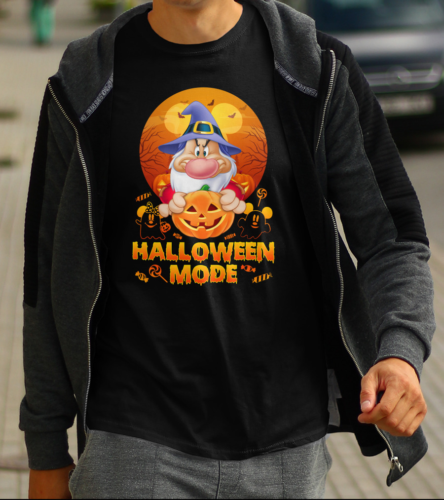 Grumpy Halloween Mode Pumpkin Wizard Theme T-Shirt