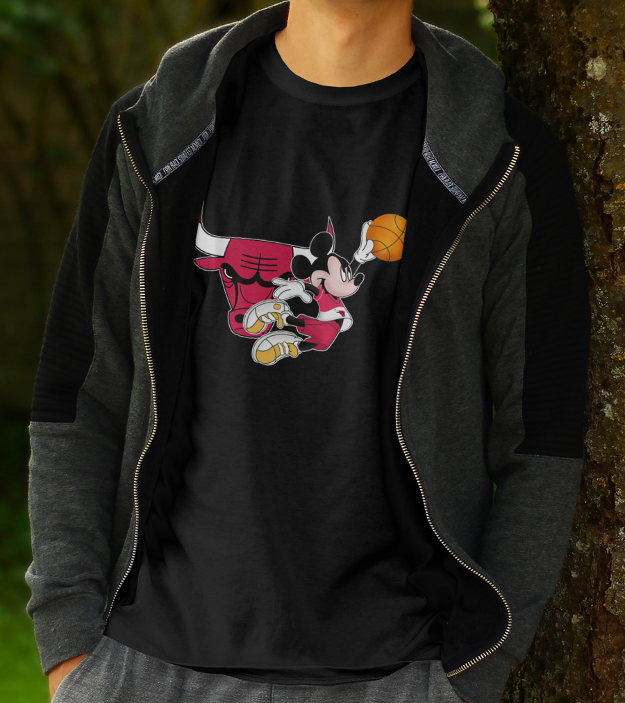 Mickey Chicago Bulls Basketball T-Shirt