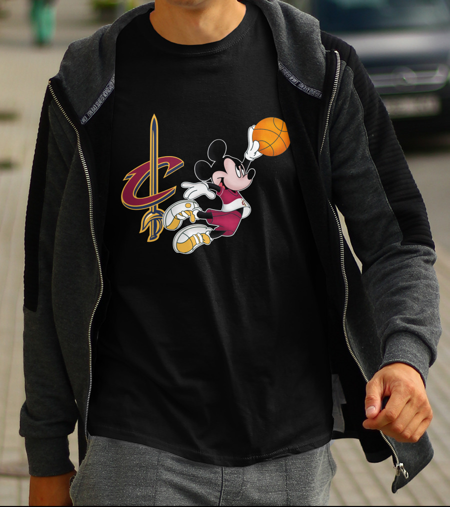 Cleveland Cavaliers Mickey Basketball Dunk T-Shirt