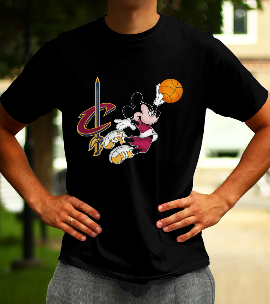 Cleveland Cavaliers Mickey Basketball Dunk T-Shirt