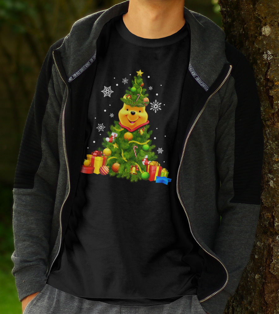 Pooh Christmas Tree With Snowflakes And Gifts T-Shirt
