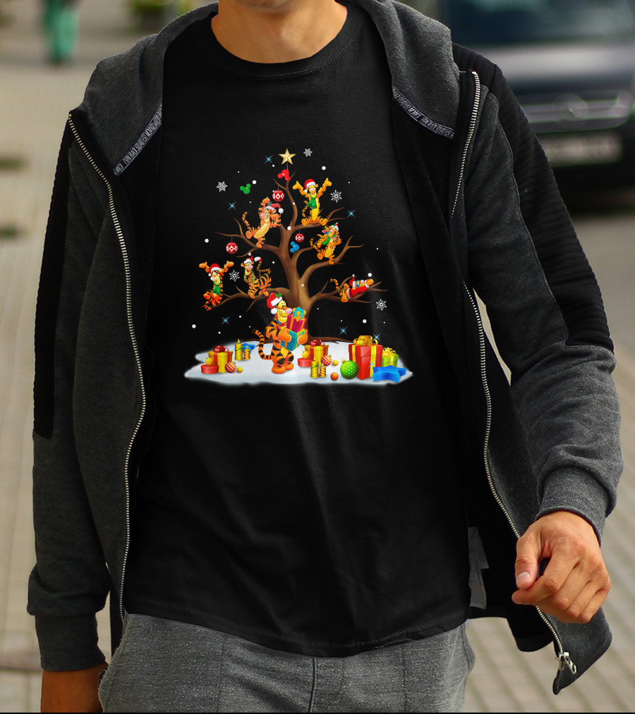 Tigger Christmas Tree With Presents And Santa Hats T-Shirt