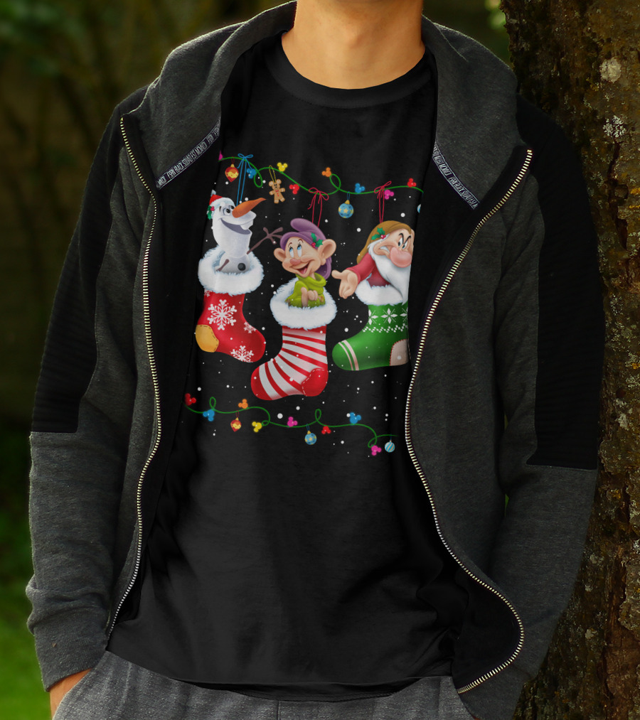 Olaf Dopey Grumpy Christmas Stockings Snowflake Garland T-Shirt