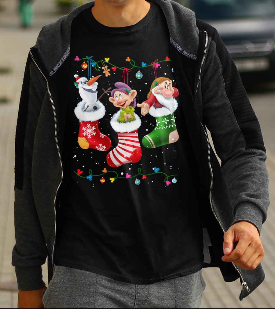 Olaf Dopey Grumpy Christmas Stockings Snowflake Garland T-Shirt