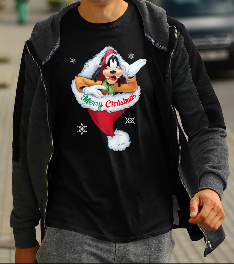 Merry Christmas Goofy In Santa Hat With Snowflakes T-Shirt