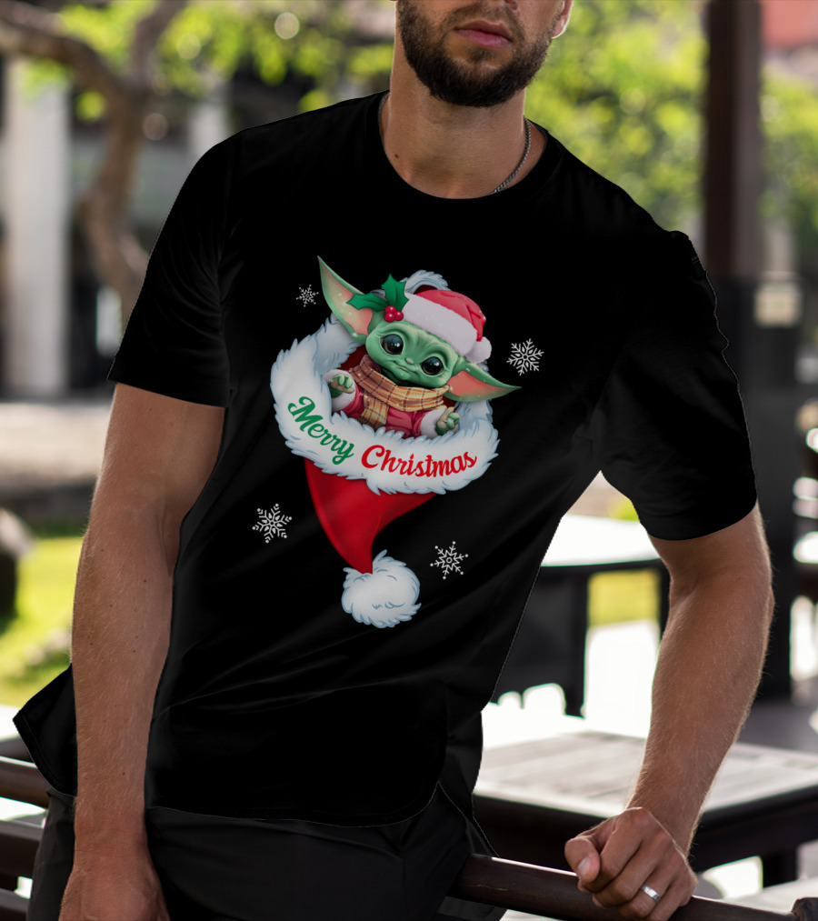Merry Christmas Yoda Santa Hat Snowflakes T-Shirt