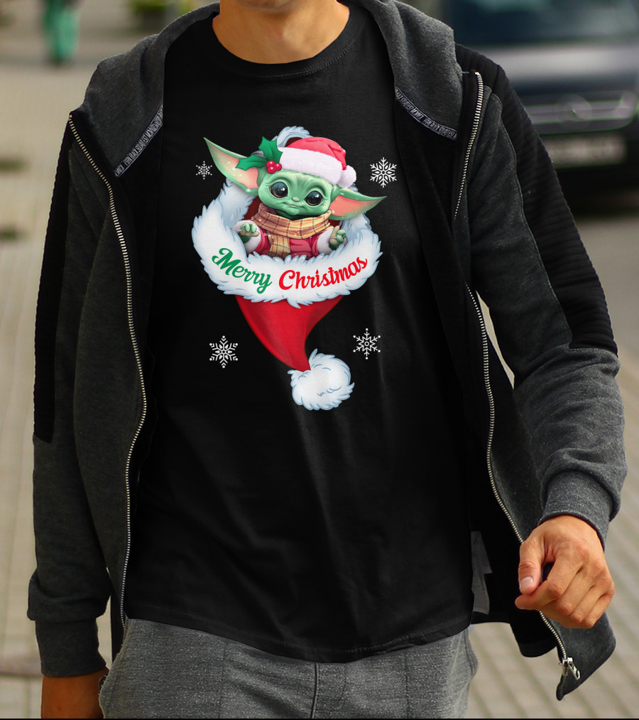 Merry Christmas Yoda Santa Hat Snowflakes T-Shirt