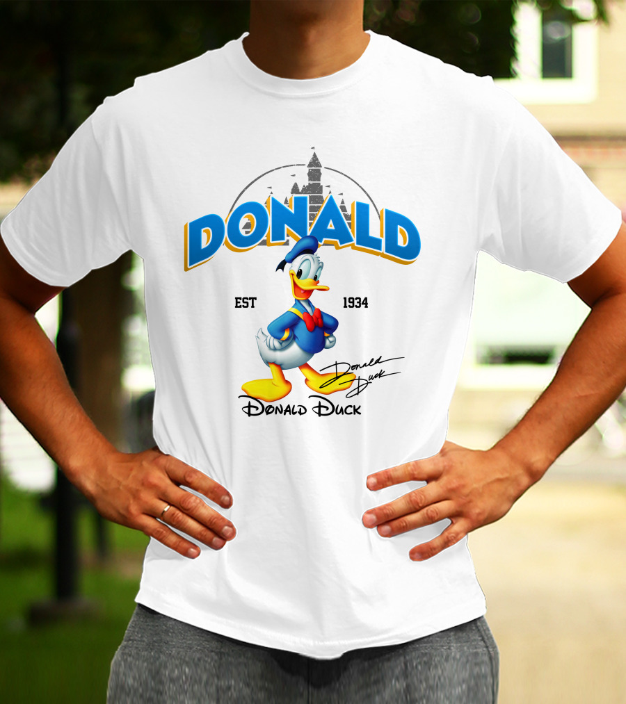 Donald Duck Est 1934 Signature Disney Castle T-Shirt