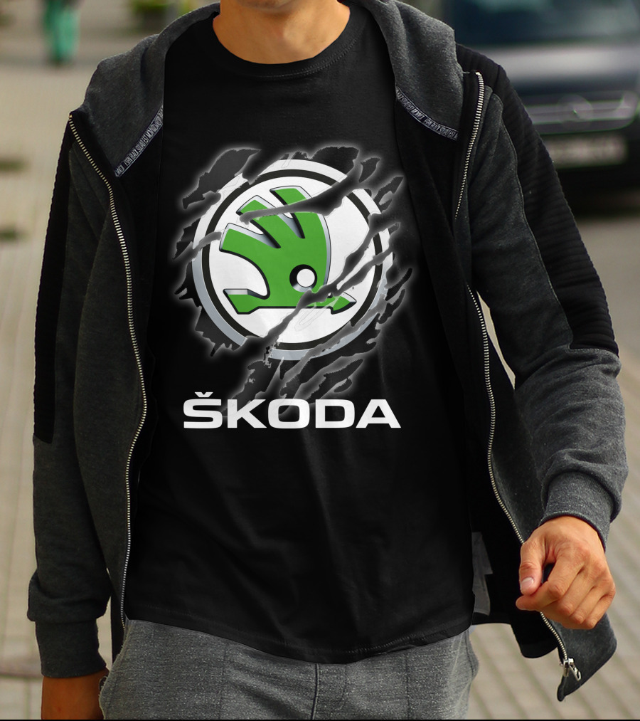 Skoda Green Emblem With Claw Marks T-Shirt