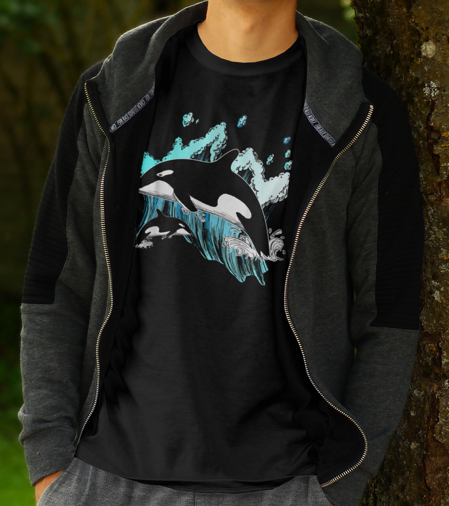 Killer Whale Ocean Lover Orca Splashing Waves Men's Gift Idea T-Shirt