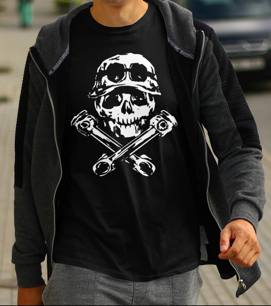 28 Biker Helmet Vintage Style 1972 Retro Racing T-Shirt