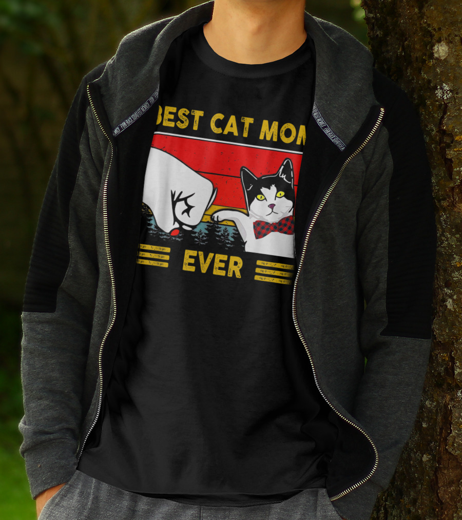 BEST CAT MOM EVER Retro Vintage Cat With Fist Bump And Bow Tie T-Shirt