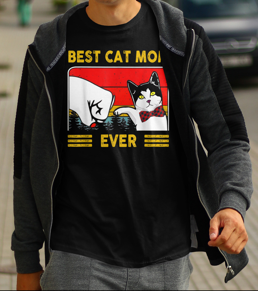 BEST CAT MOM EVER Retro Vintage Cat With Fist Bump And Bow Tie T-Shirt