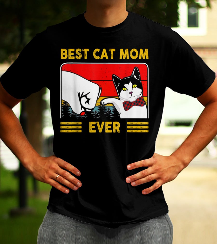 BEST CAT MOM EVER Retro Vintage Cat With Fist Bump And Bow Tie T-Shirt