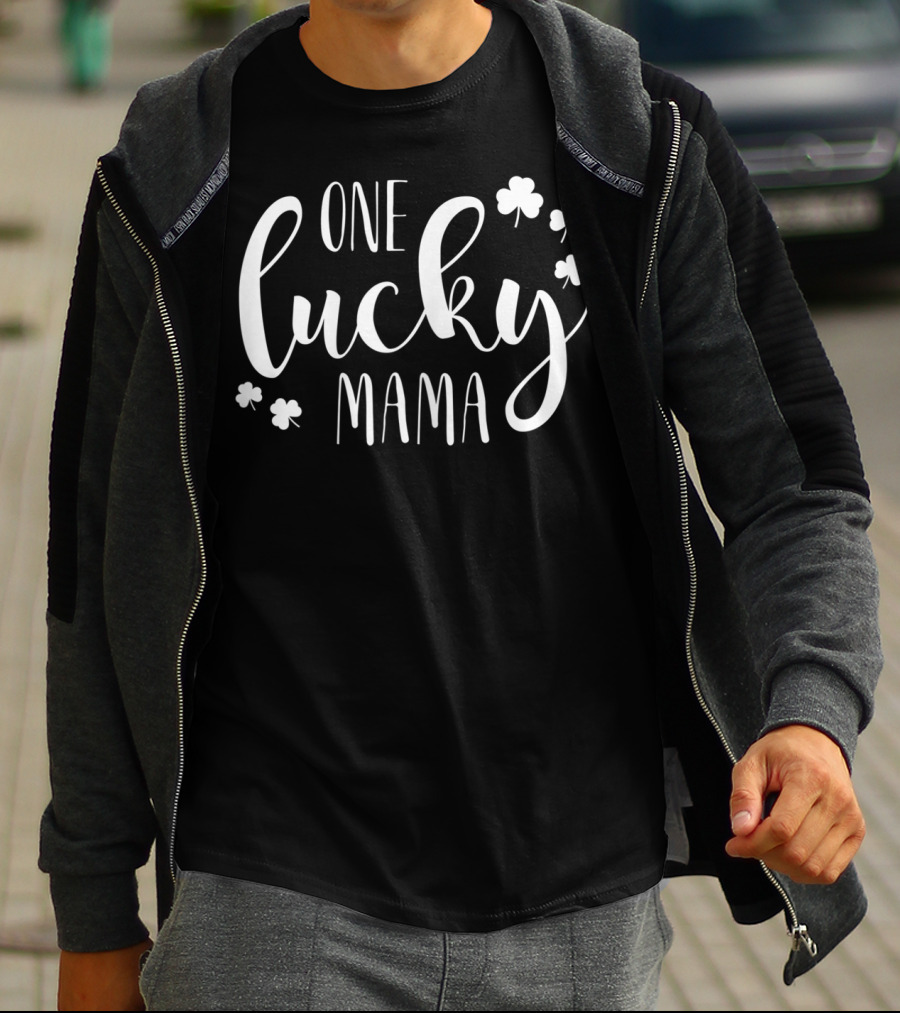 One Lucky Mama St Patricks Day Irish Shamrock Iconic Symbols T-Shirt