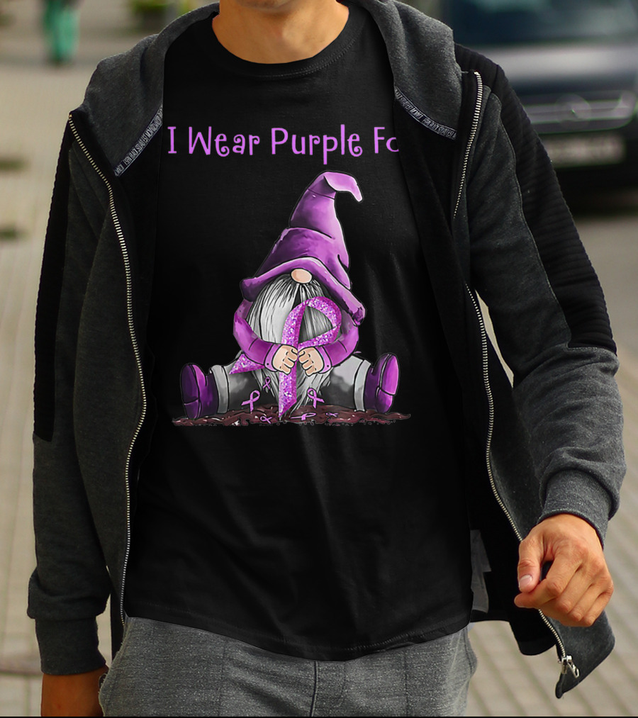 I Wear Purple For Fibromyalgia Awareness Gnome Holding Purple T-Shirt