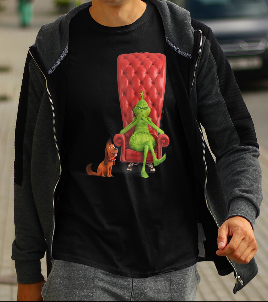 Dr Seuss The Grinch And Max On Red Tufted Chair T-Shirt