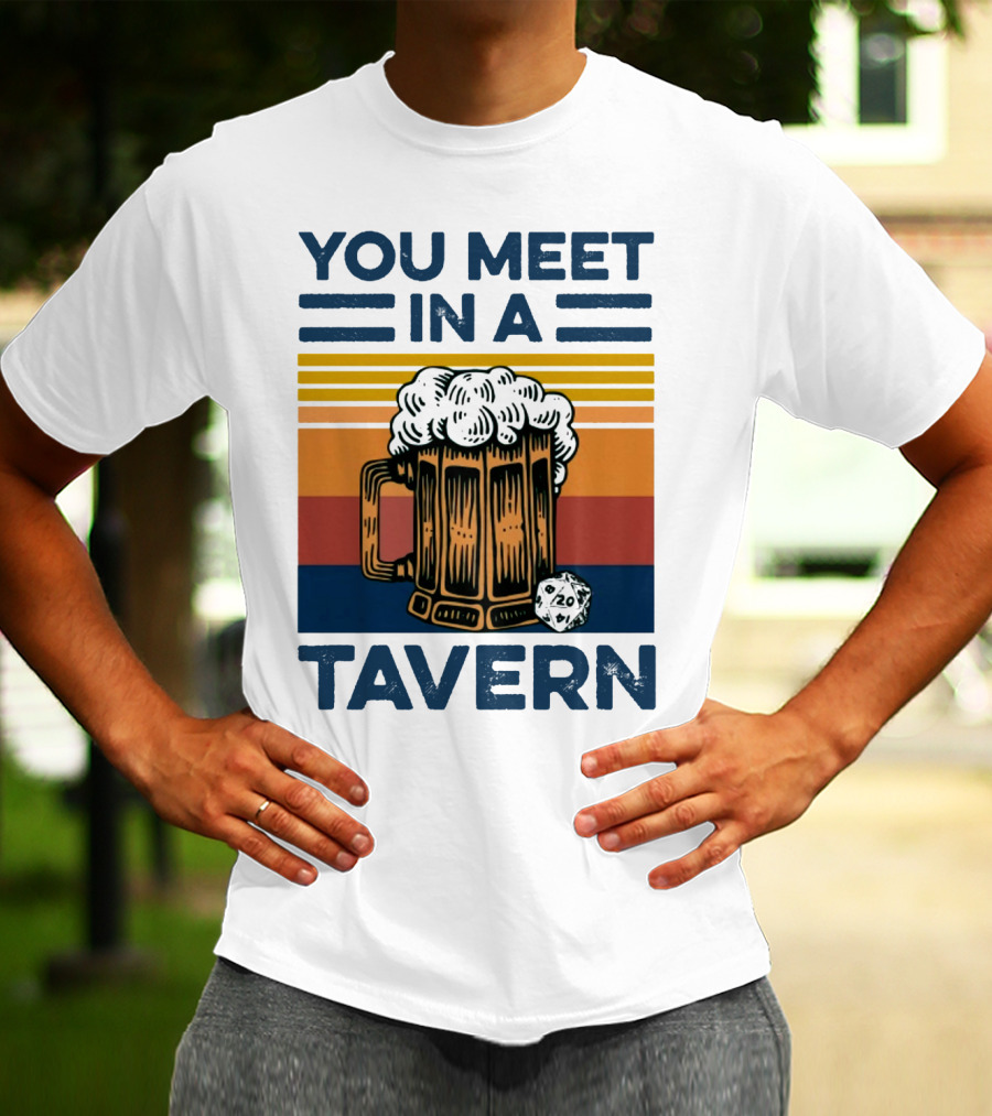 YOU MEET IN A TAVERN Beer Mug With D20 Dice And Vintage Stripes T-Shirt