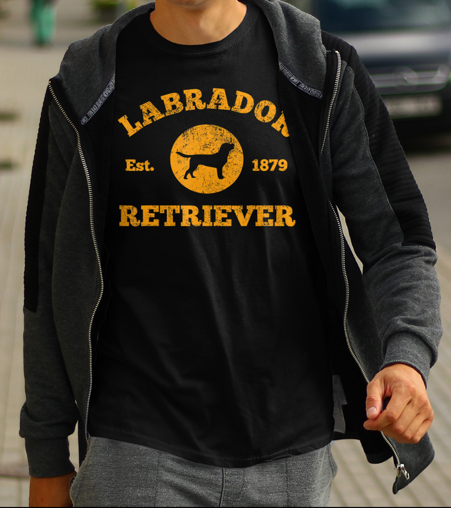 Vintage Labrador Retriever Est 1879 Labrador T-Shirt