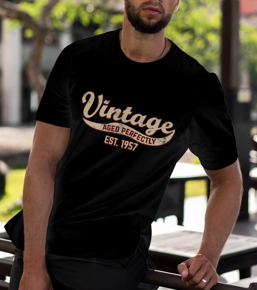 Vintage Aged Perfectly Est 1957 61st Birthday Present T-Shirt