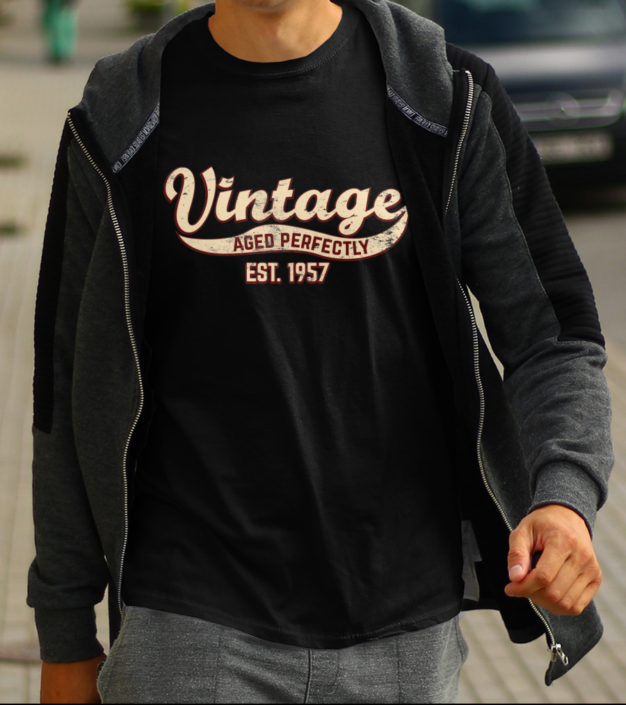 Vintage Aged Perfectly Est 1957 61st Birthday Present T-Shirt